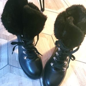 Beautiful  Guess hiking BOOTIE